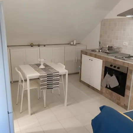 Lägenhet La Mansarda Di Nemi Trapani